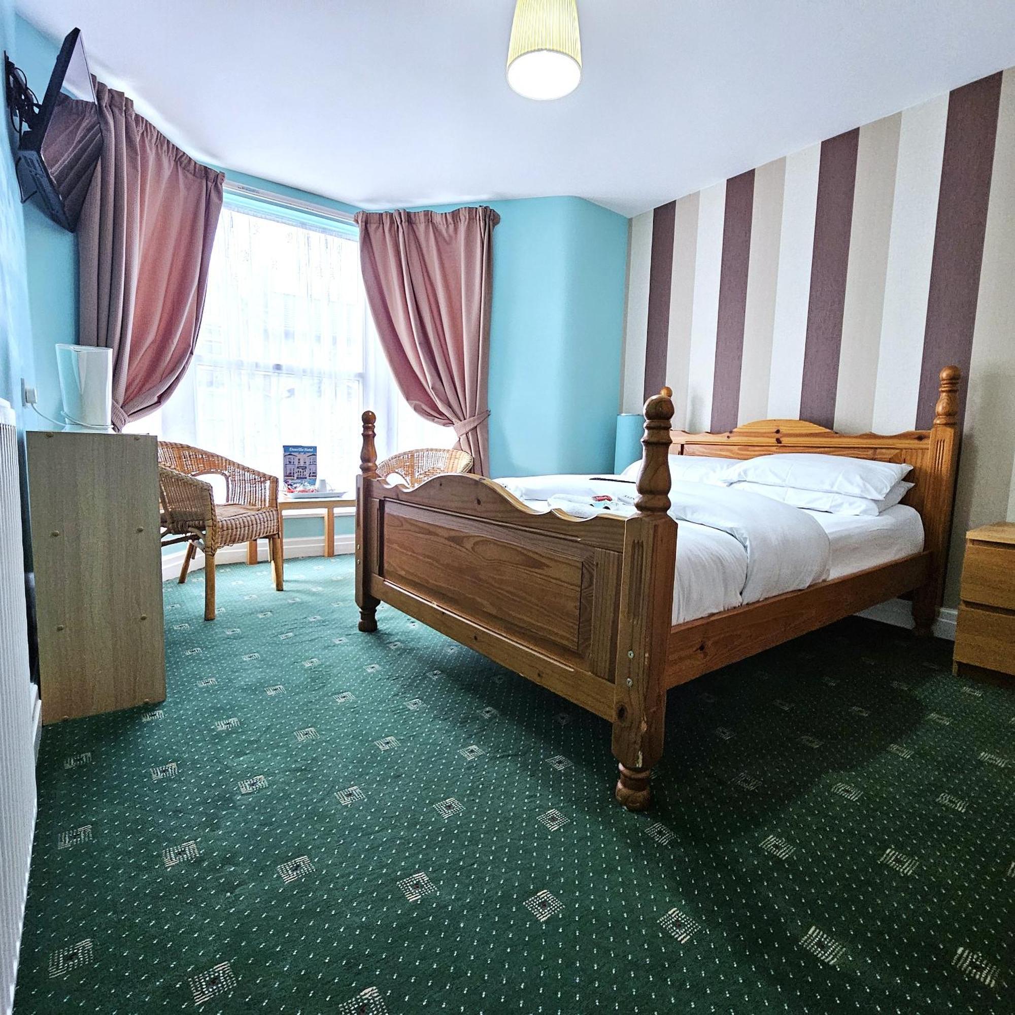 Denville Hotel Blackpool Buitenkant foto