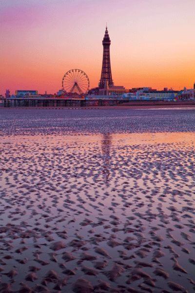 Denville Hotel Blackpool Buitenkant foto